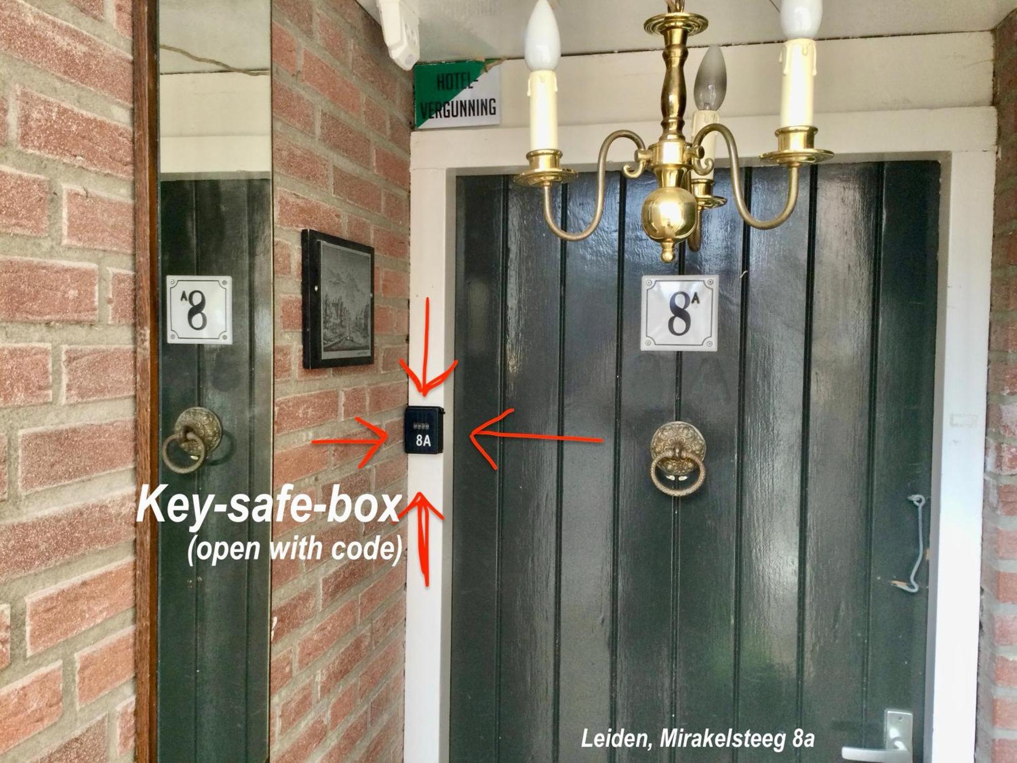 Number 8 * Leiden